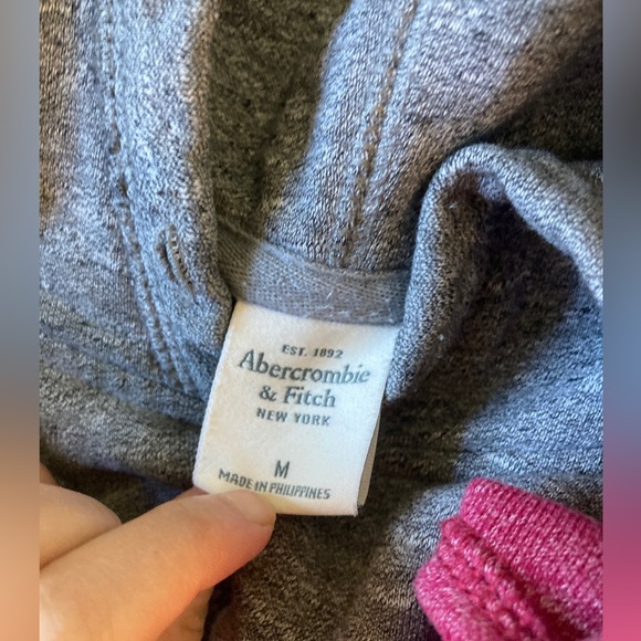 2 hoodie sweatshirts - Picture 5 of 8